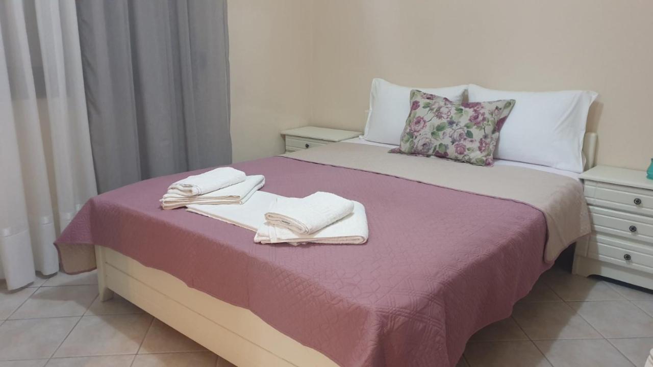 Evelyn Apartment
